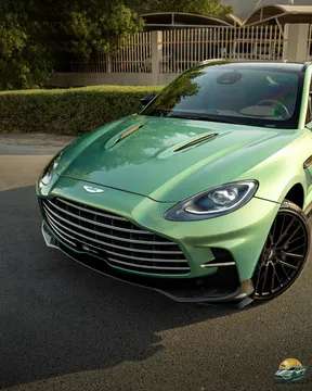 Aston Martin DBX 2025