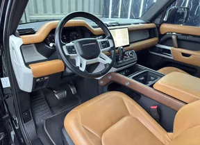 Land Rover Defender 2023