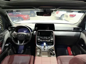 Lexus LX 700h 2025