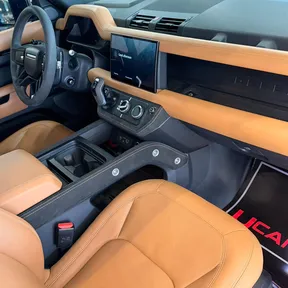Land Rover Defender 110 2023