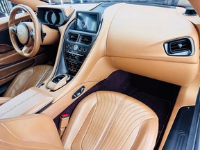 Aston Martin DB11 2018