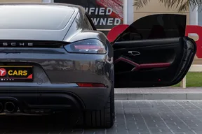 Porsche Cayman 718 2024