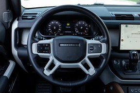 Land Rover Defender 90 2024