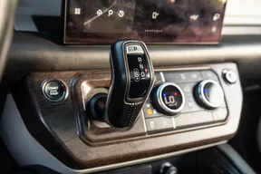 Land Rover Defender 110 2023