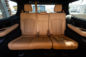 Jeep Grand Wagoneer 2023