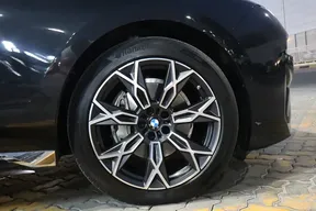 BMW 7 Series 735 2025