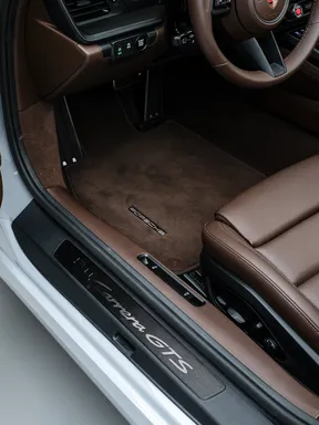 Porsche 911 Carrera GTS 2025