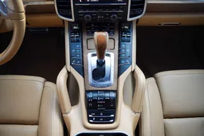 Porsche Cayenne Turbo 2011