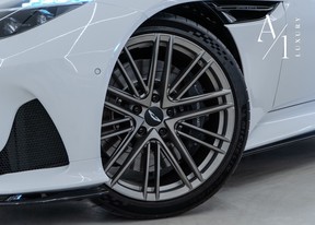 Aston Martin DB12 2026