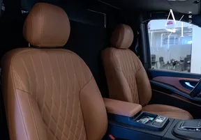 Mercedes-Benz V-Class 300 2025