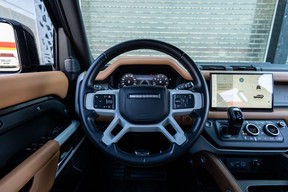 Land Rover Defender 110 2024