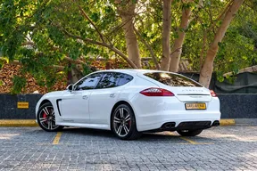 Porsche Panamera GTS 2013