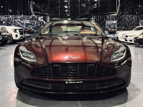 Aston Martin DB11 2018