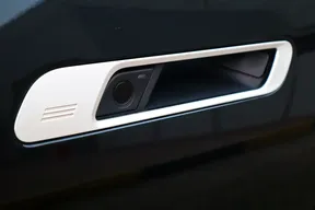 BMW 7 Series 735 2025