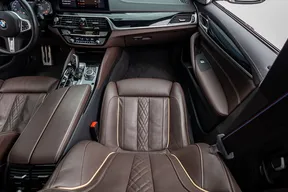 BMW 5 Series M550 2022