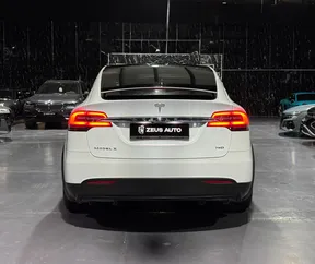Tesla Model X 2018
