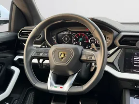Lamborghini Urus 2025