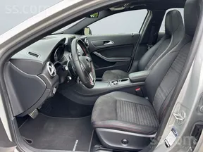 Mercedes-Benz GLA 200 2015