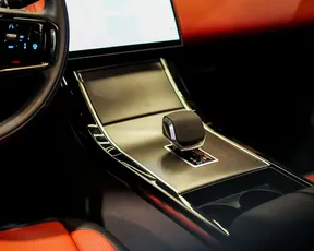 Land Rover Range Rover Velar 2025