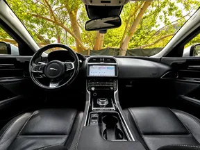 Jaguar XE 2020