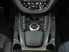 Aston Martin DBX 2022