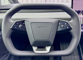 Tesla Cybertruck 2026