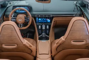 Aston Martin DB12 2025