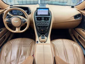 Aston Martin DB11 2018