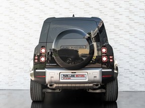 Land Rover Defender 110 2024