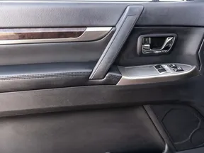 Mitsubishi Pajero / Shogun / Montero 2017