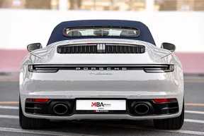 Porsche 911 Carrera 4 GTS 2024