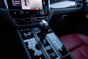 Porsche Macan S 2024