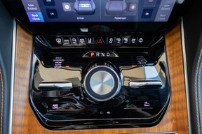 Jeep Grand Wagoneer 2023