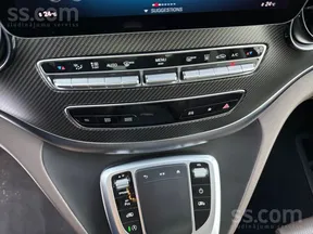 Mercedes-Benz V-Class 300 2022