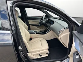 Mercedes-Benz EQC 400 2021