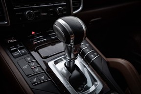 Porsche Cayenne GTS 2016