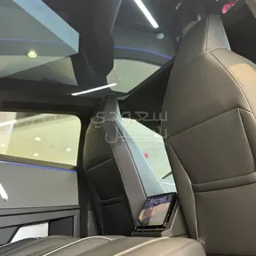 Tesla Cybertruck 2025