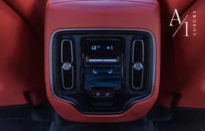 Aston Martin DBX 2024