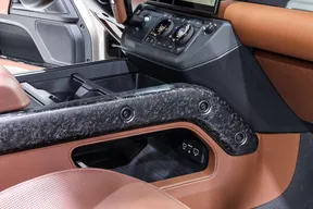Land Rover Defender Octa 2026