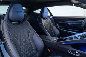 Aston Martin DB12 2024