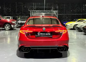 Alfa Romeo Giulia Quadrifoglio 2021