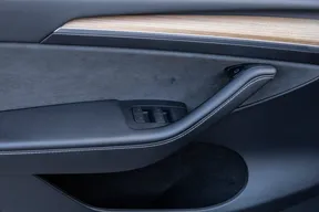 Tesla Model Y Long Range 2023