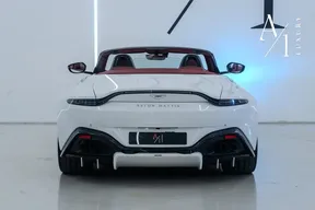 Aston Martin V8 Vantage 2022