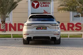 Porsche Cayenne GTS 2021