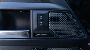 Land Rover Defender 110 2023