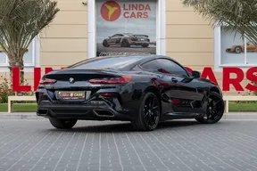 BMW 8 Series M850 2022