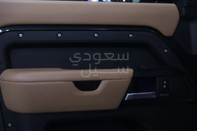 Land Rover Defender 110 2025