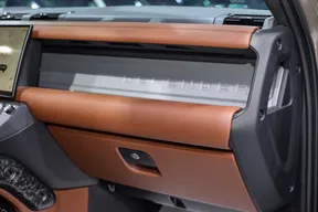 Land Rover Defender Octa 2026