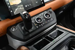 Land Rover Defender 130 2023
