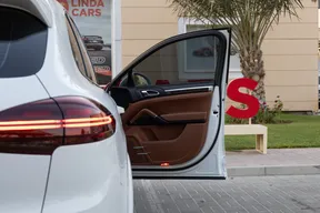 Porsche Cayenne GTS 2016